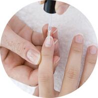 使用指甲油治疗指甲真菌